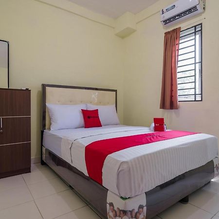 Hotel Reddoorz Near Politeknik Negeri Medan Esterno foto