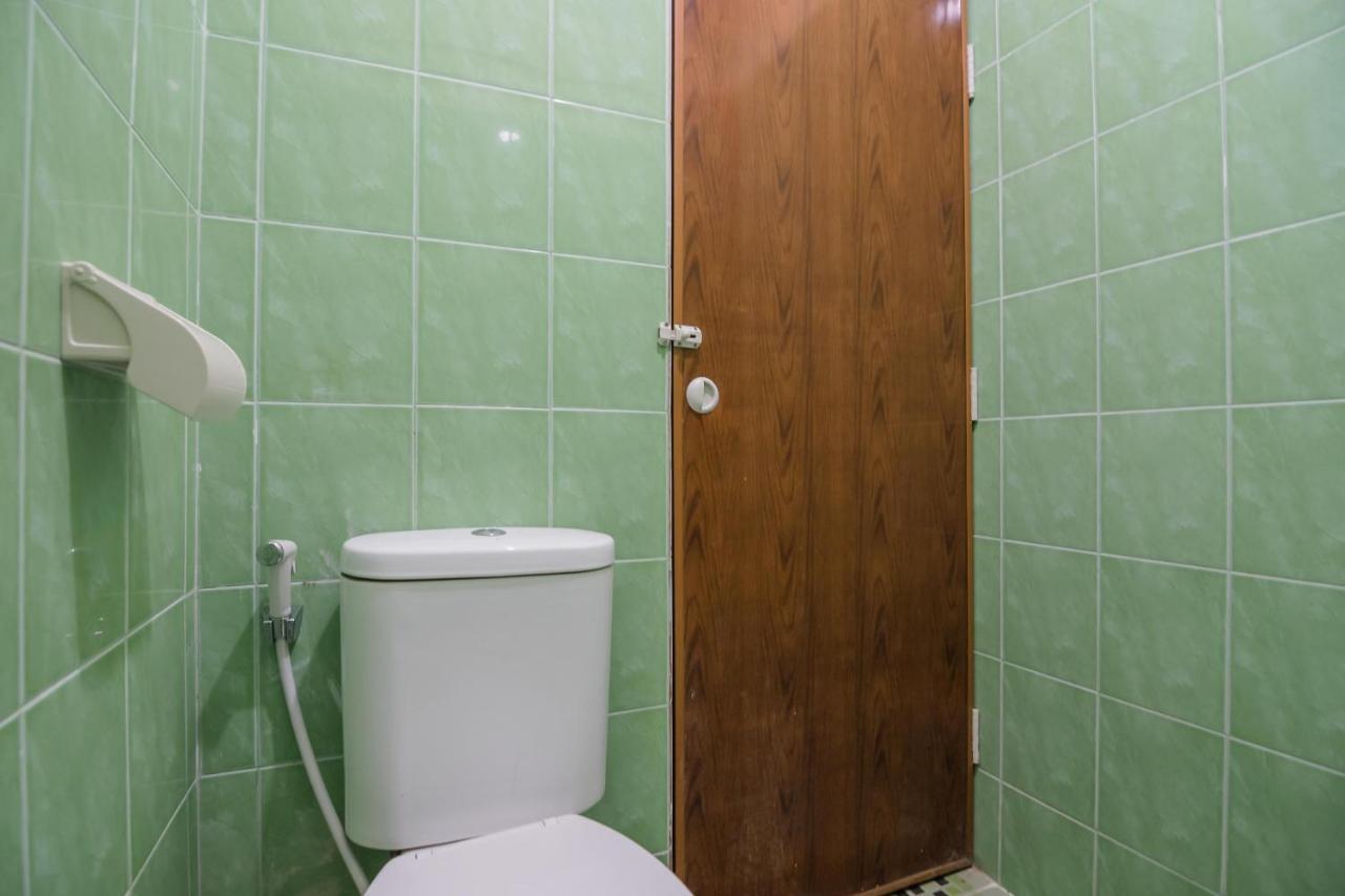 Hotel Reddoorz Near Politeknik Negeri Medan Esterno foto